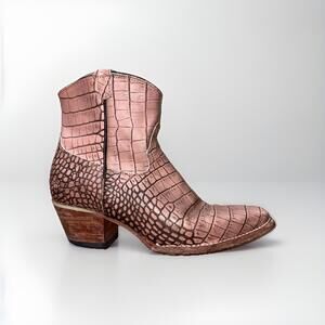 Freebird By Steven Miramar Boots Pink Coral Distressed Leather Womens Size 7